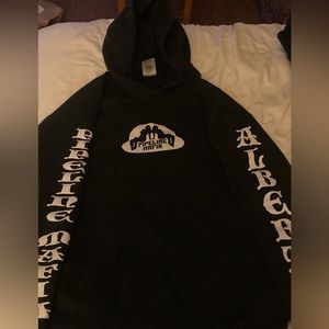 Woman’s medium pipeline mafia hoodie